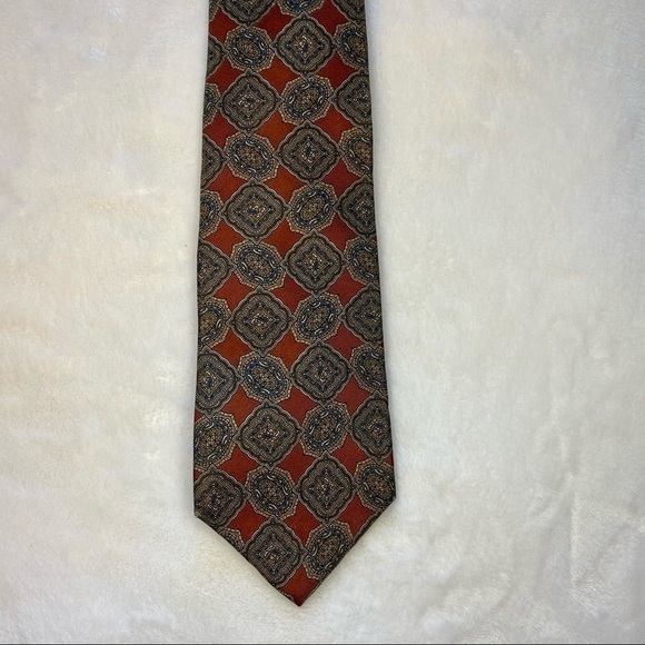 Gilbert & Lodge Italian Silk Medallion Tie - Picture 3 of 7